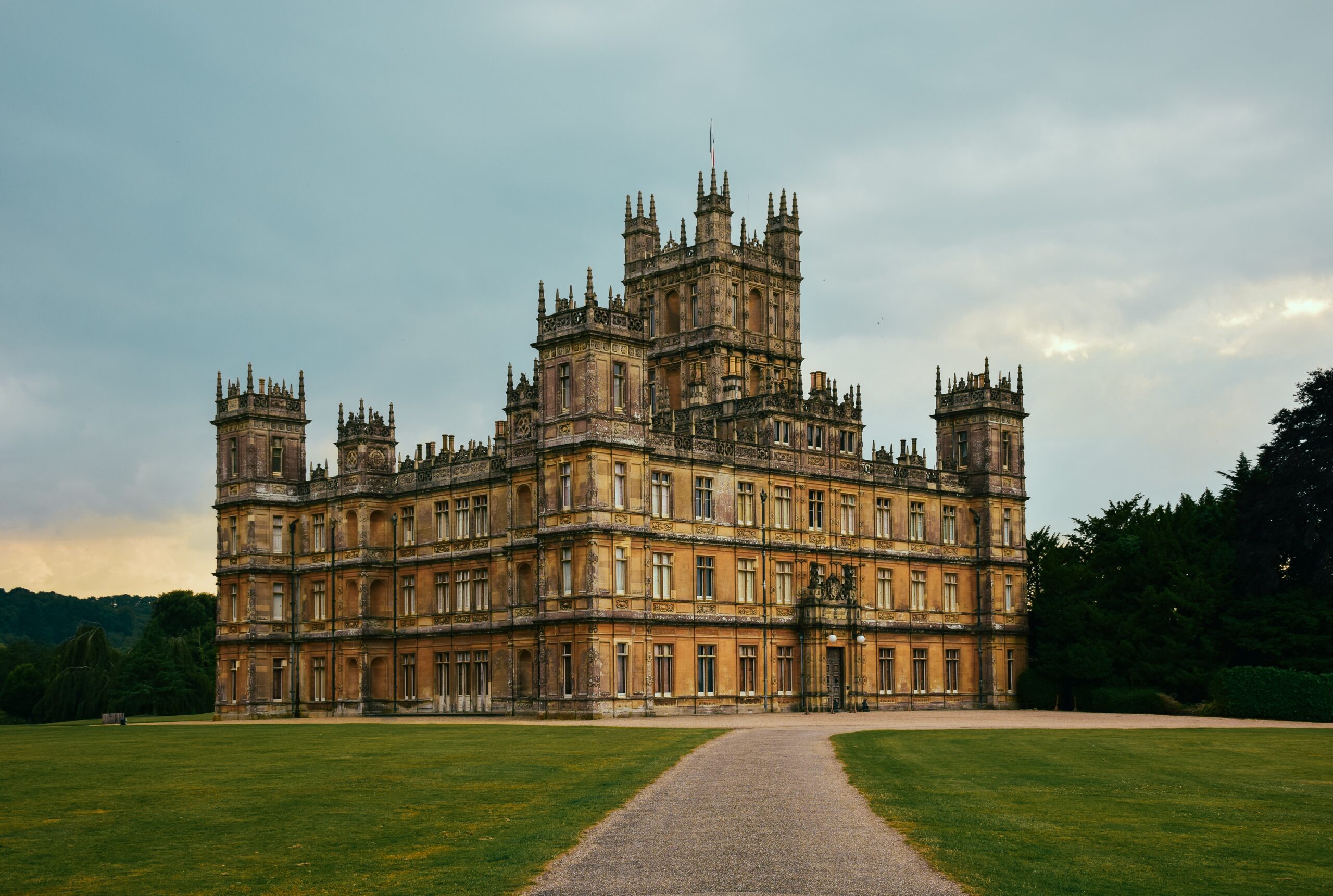 What Do Downton Abbey Trailers Have to Do with the Holidays?